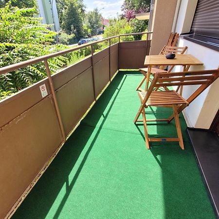 Duplex Apartment Ullstein- 4 Bedrooms, 2 Bathrooms, Living Room, 2 Parking Spaces, Boxspringbeds, Family & Business Apartment! Berlim Exterior foto