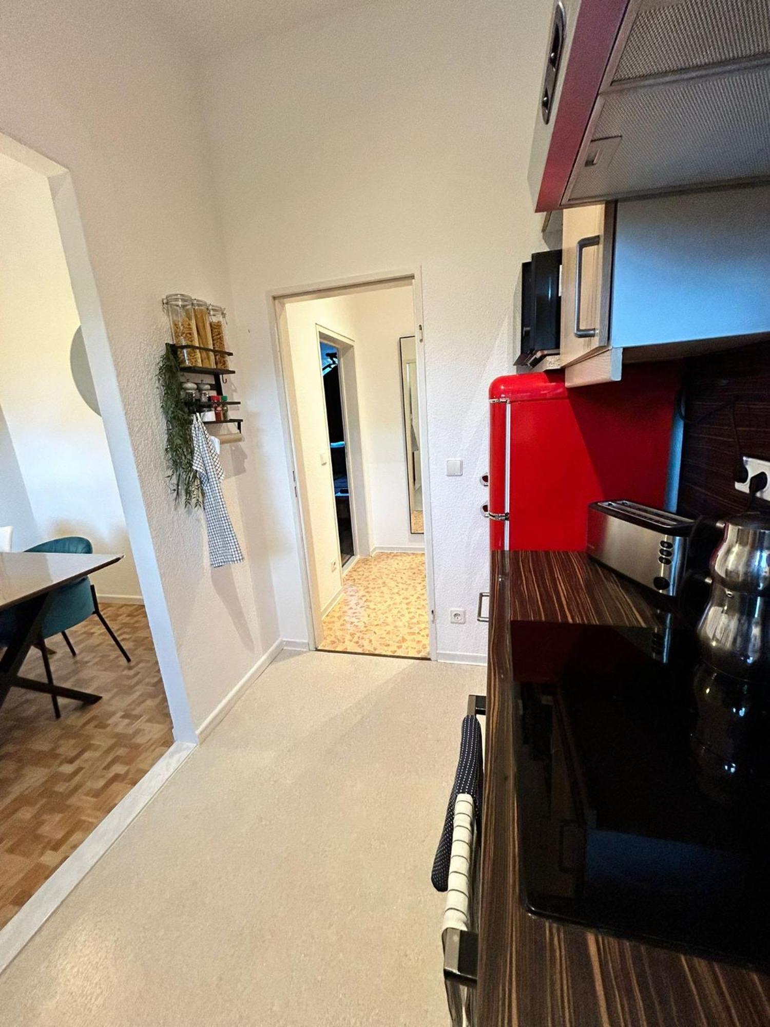 Duplex Apartment Ullstein- 4 Bedrooms, 2 Bathrooms, Living Room, 2 Parking Spaces, Boxspringbeds, Family & Business Apartment! Berlim Exterior foto