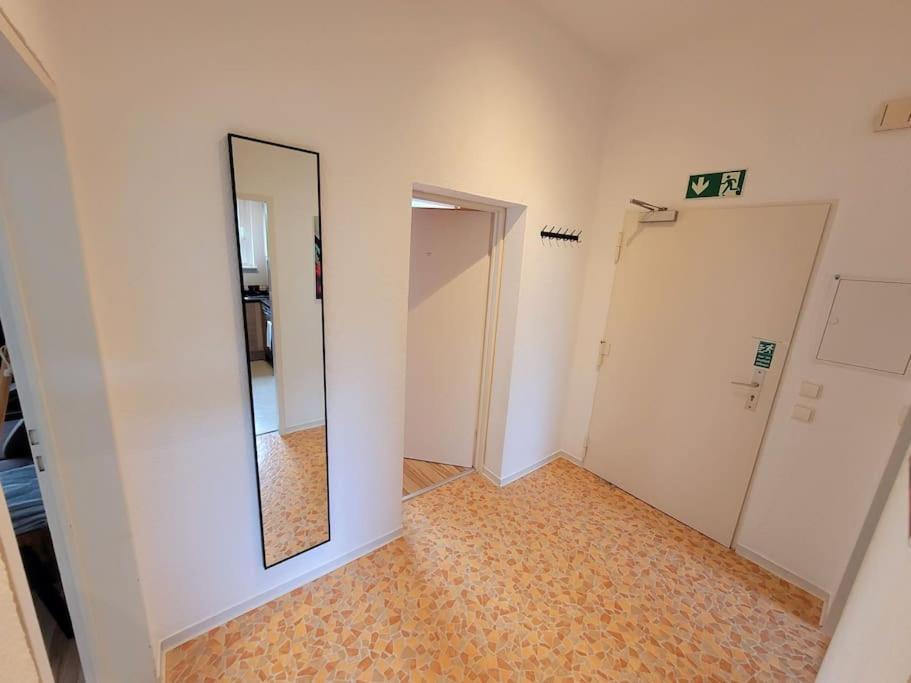 Duplex Apartment Ullstein- 4 Bedrooms, 2 Bathrooms, Living Room, 2 Parking Spaces, Boxspringbeds, Family & Business Apartment! Berlim Exterior foto
