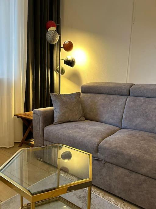 Duplex Apartment Ullstein- 4 Bedrooms, 2 Bathrooms, Living Room, 2 Parking Spaces, Boxspringbeds, Family & Business Apartment! Berlim Exterior foto