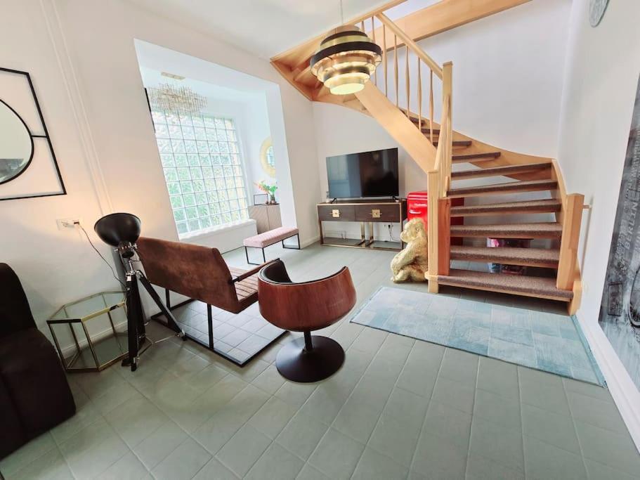 Duplex Apartment Ullstein- 4 Bedrooms, 2 Bathrooms, Living Room, 2 Parking Spaces, Boxspringbeds, Family & Business Apartment! Berlim Exterior foto